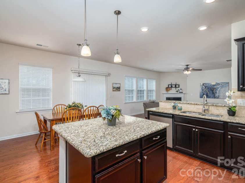 3404 Donnington Way, Gastonia, NC 28056.  MLS# CAR4403237, YatesRealty ID 37411. 