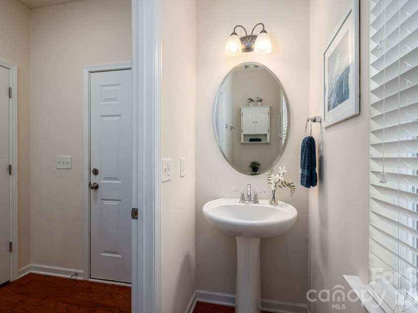 3404 Donnington Way, Gastonia, NC 28056.  MLS# CAR4403237, YatesRealty ID 37411. 