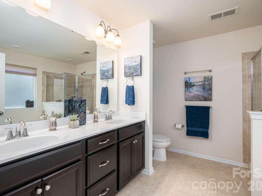 3404 Donnington Way, Gastonia, NC 28056.  MLS# CAR4403237, YatesRealty ID 37411. 