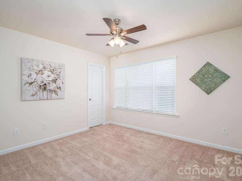 3404 Donnington Way, Gastonia, NC 28056.  MLS# CAR4403237, YatesRealty ID 37411. 