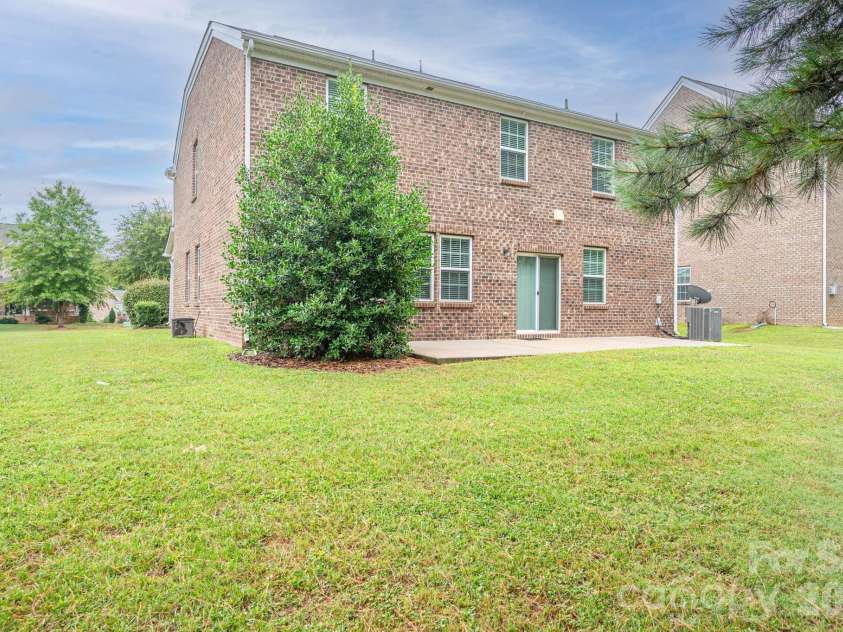 3404 Donnington Way, Gastonia, NC 28056.  MLS# CAR4403237, YatesRealty ID 37411. 