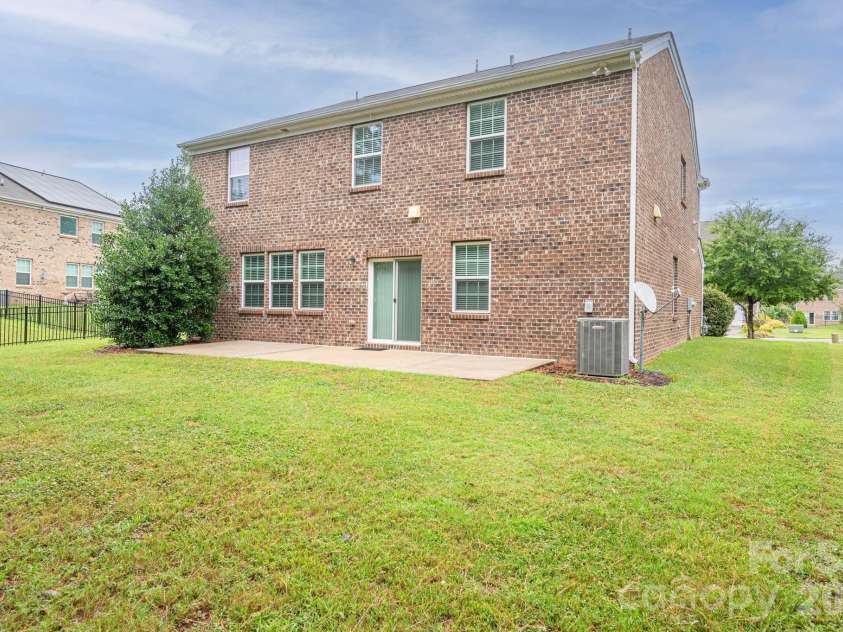 3404 Donnington Way, Gastonia, NC 28056.  MLS# CAR4403237, YatesRealty ID 37411. 