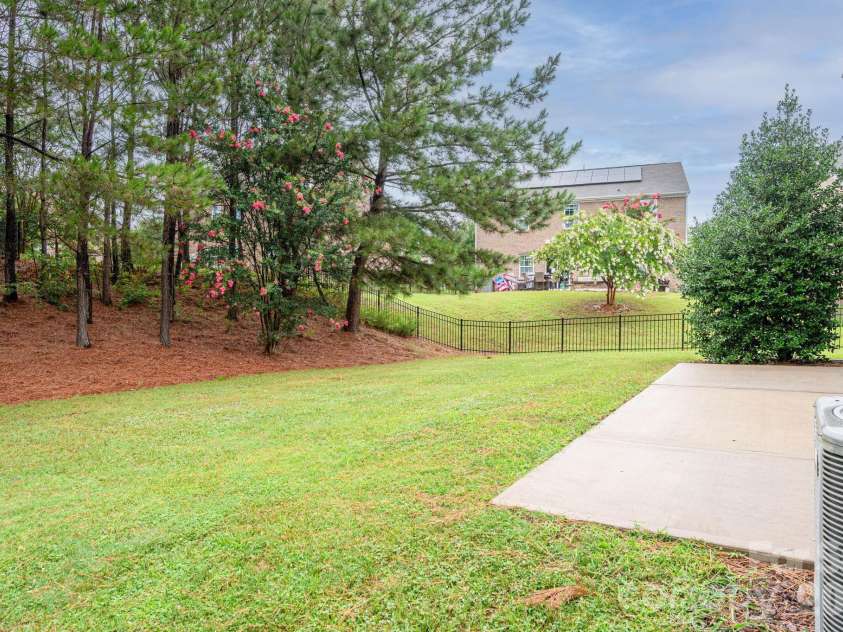 3404 Donnington Way, Gastonia, NC 28056.  MLS# CAR4403237, YatesRealty ID 37411. 