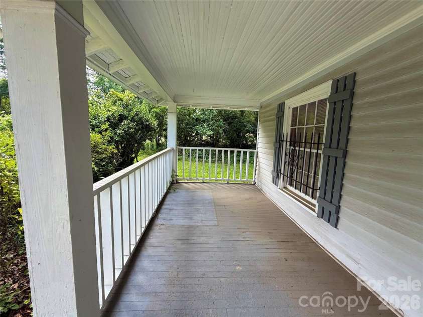 508 Chesterfield Avenue, Lancaster, SC 29720.  MLS# CAR4404036, YatesRealty ID 37412. 