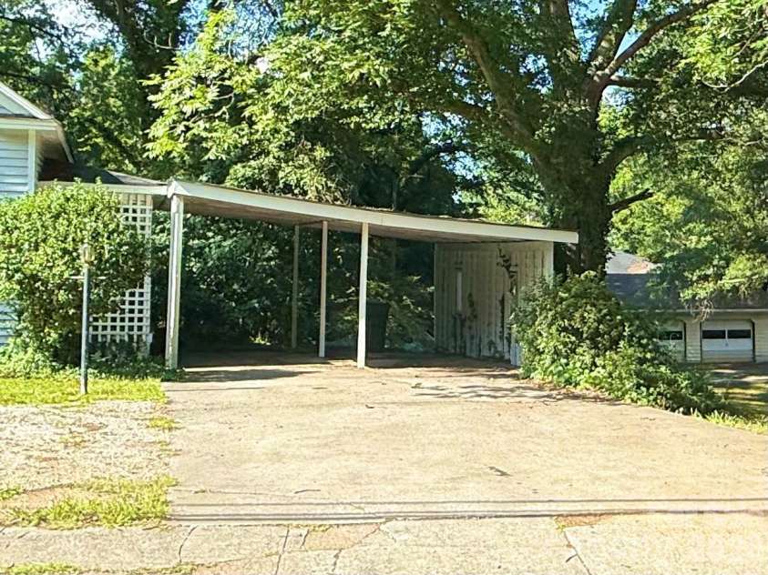 508 Chesterfield Avenue, Lancaster, SC 29720.  MLS# CAR4404036, YatesRealty ID 37412. 