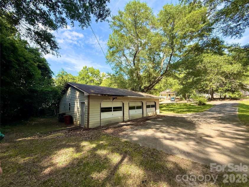 508 Chesterfield Avenue, Lancaster, SC 29720.  MLS# CAR4404036, YatesRealty ID 37412. 
