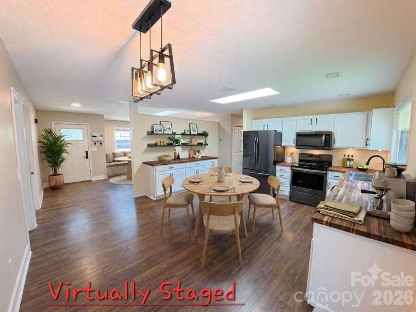 101 Tail Feather Lane, Candler, NC 28715.  MLS# CAR4398430, YatesRealty ID 37414. 
