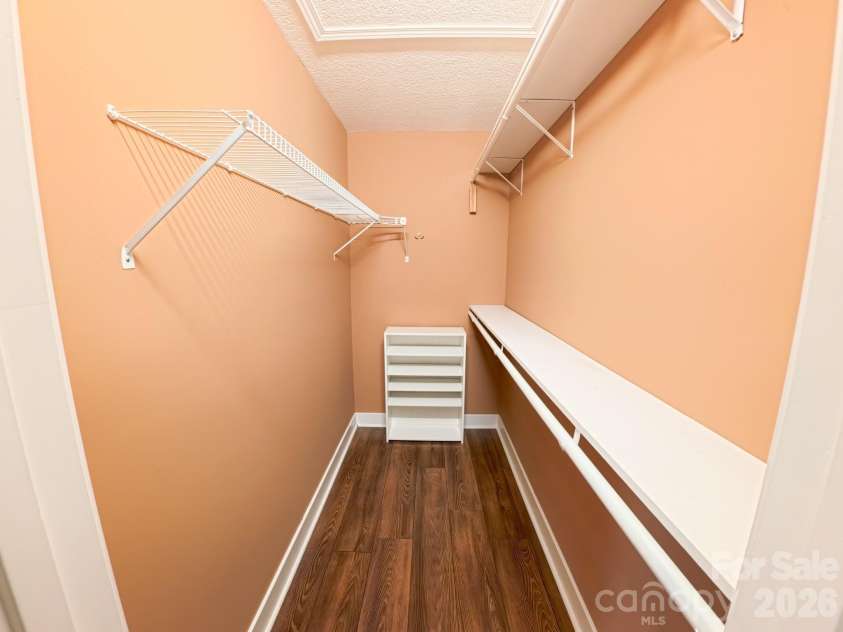 101 Tail Feather Lane, Candler, NC 28715.  MLS# CAR4398430, YatesRealty ID 37414. Primary Walk In Closet