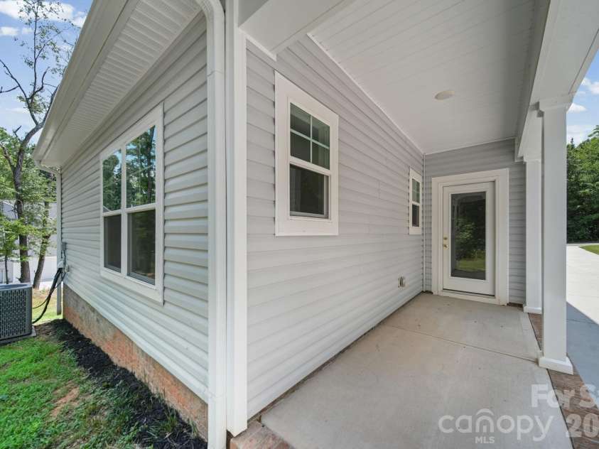 1410 Hubbard Terrace, Shelby, NC 28152.  MLS# CAR4395923, YatesRealty ID 37417. Covered Porch