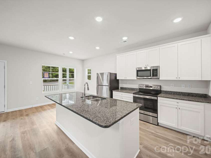 1410 Hubbard Terrace, Shelby, NC 28152.  MLS# CAR4395923, YatesRealty ID 37417. Kitchen