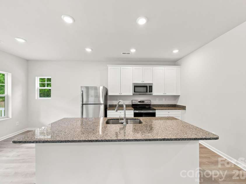 1410 Hubbard Terrace, Shelby, NC 28152.  MLS# CAR4395923, YatesRealty ID 37417. Kitchen