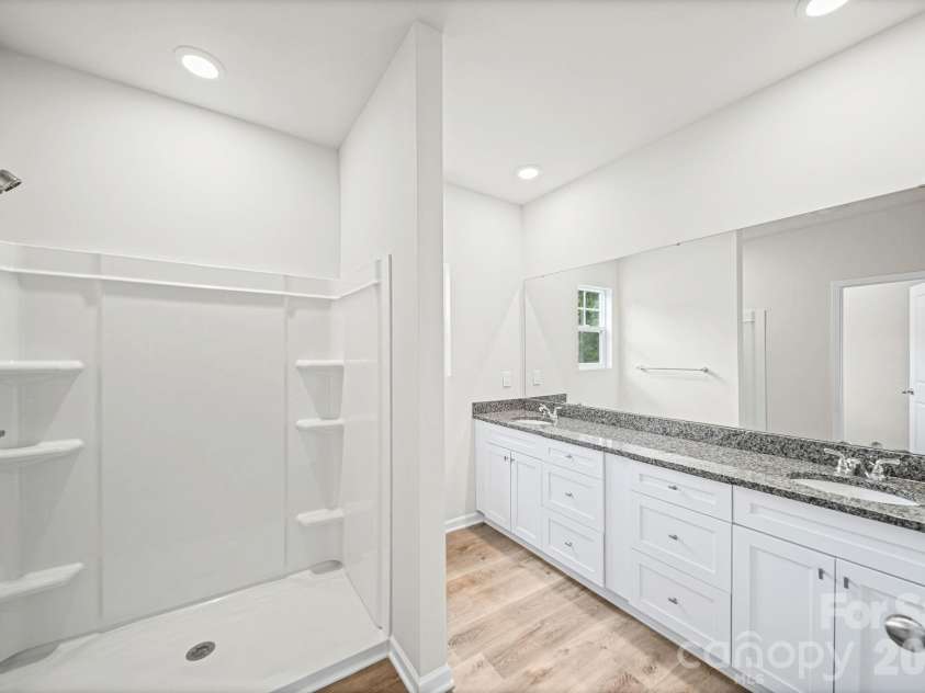 1410 Hubbard Terrace, Shelby, NC 28152.  MLS# CAR4395923, YatesRealty ID 37417. Primary Bathroom