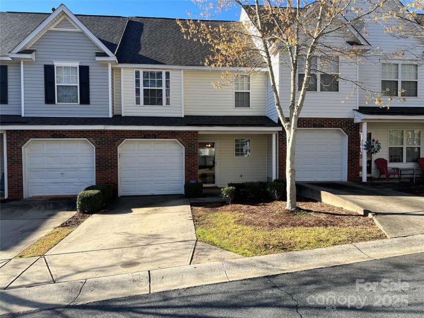 10824 Twisted Bark Lane, Charlotte, NC 28213.  MLS# CAR4239669, YatesRealty ID 3742. 