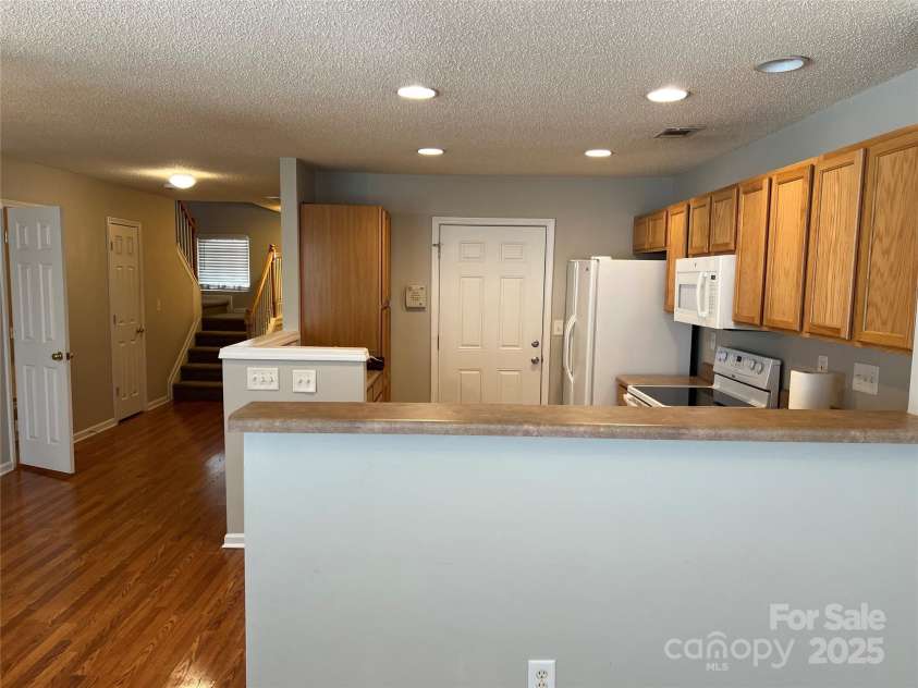 10824 Twisted Bark Lane, Charlotte, NC 28213.  MLS# CAR4239669, YatesRealty ID 3742. 