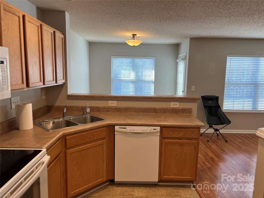 10824 Twisted Bark Lane, Charlotte, NC 28213.  MLS# CAR4239669, YatesRealty ID 3742. 