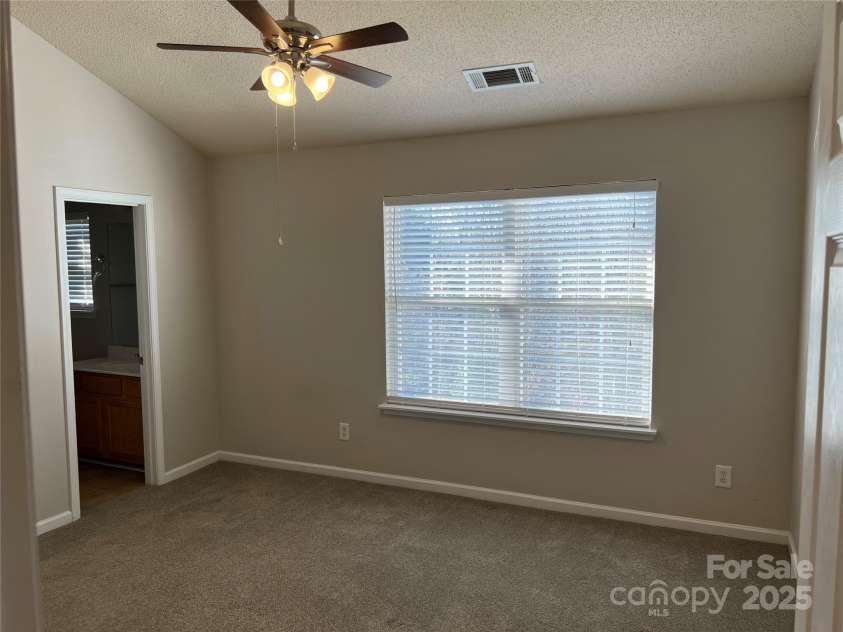 10824 Twisted Bark Lane, Charlotte, NC 28213.  MLS# CAR4239669, YatesRealty ID 3742. 