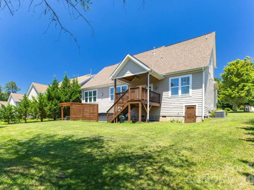 1210 39th Avenue, Hickory, NC 28601.  MLS# CAR4395071, YatesRealty ID 37420. 