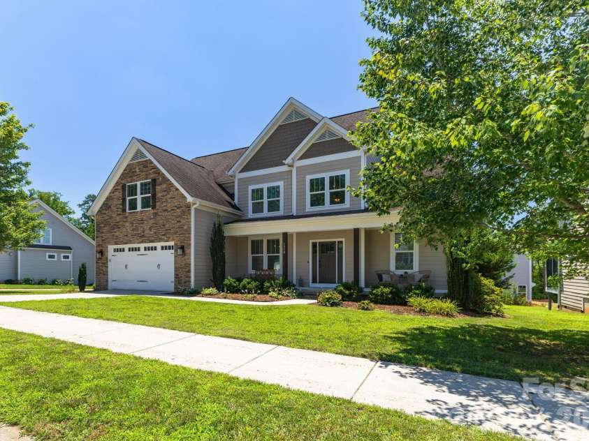 1210 39th Avenue, Hickory, NC 28601.  MLS# CAR4395071, YatesRealty ID 37420. 