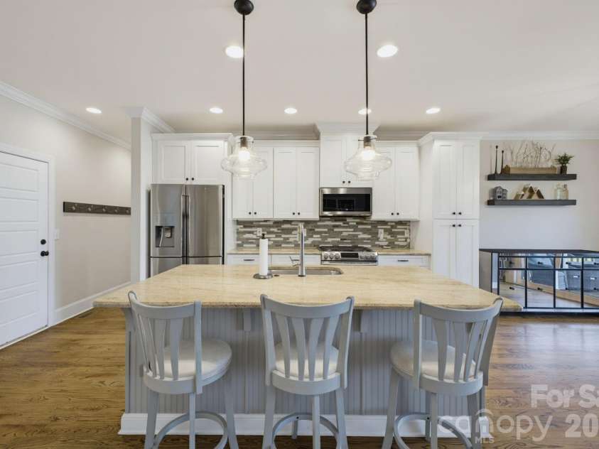 1210 39th Avenue, Hickory, NC 28601.  MLS# CAR4395071, YatesRealty ID 37420. 