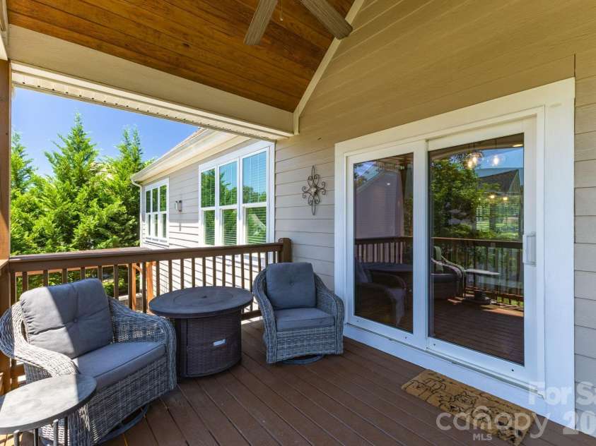 1210 39th Avenue, Hickory, NC 28601.  MLS# CAR4395071, YatesRealty ID 37420. Covered Deck