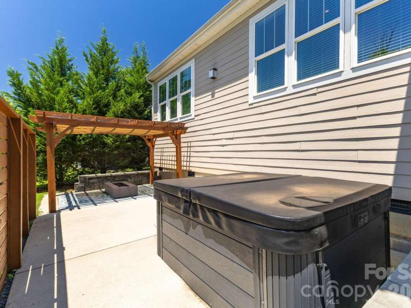 1210 39th Avenue, Hickory, NC 28601.  MLS# CAR4395071, YatesRealty ID 37420. Hot Tub Conveys