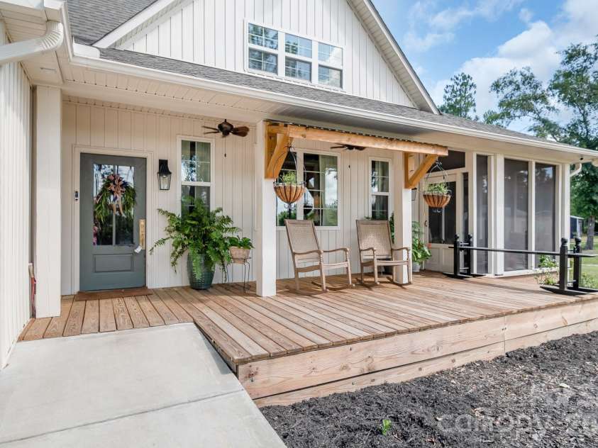 718 Jones Road, Kershaw, SC 29067.  MLS# CAR4395306, YatesRealty ID 37421. 