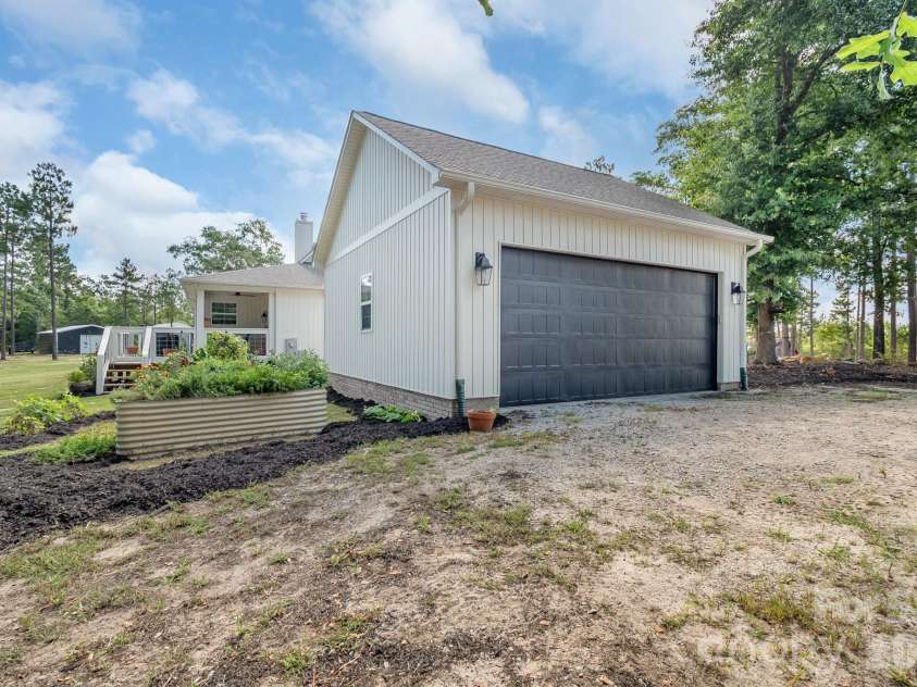 718 Jones Road, Kershaw, SC 29067.  MLS# CAR4395306, YatesRealty ID 37421. 