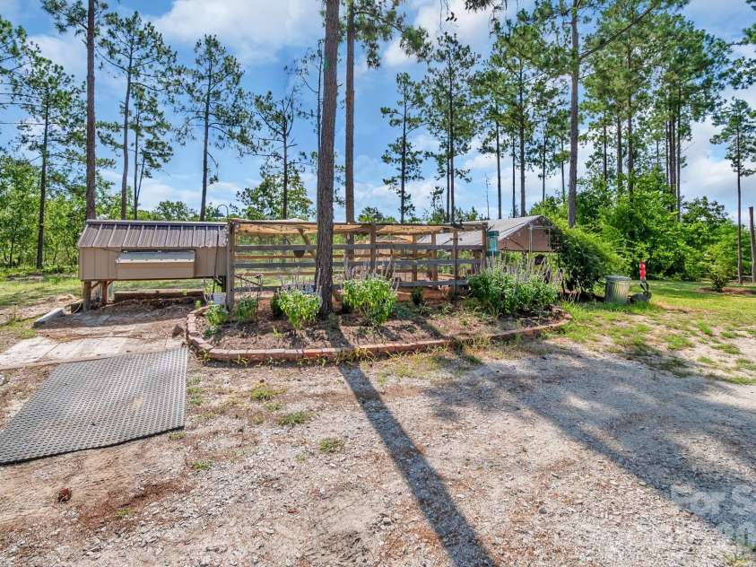 718 Jones Road, Kershaw, SC 29067.  MLS# CAR4395306, YatesRealty ID 37421. 