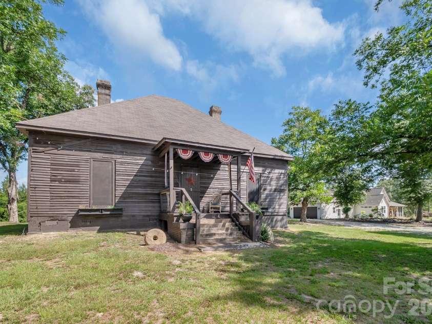 718 Jones Road, Kershaw, SC 29067.  MLS# CAR4395306, YatesRealty ID 37421. 