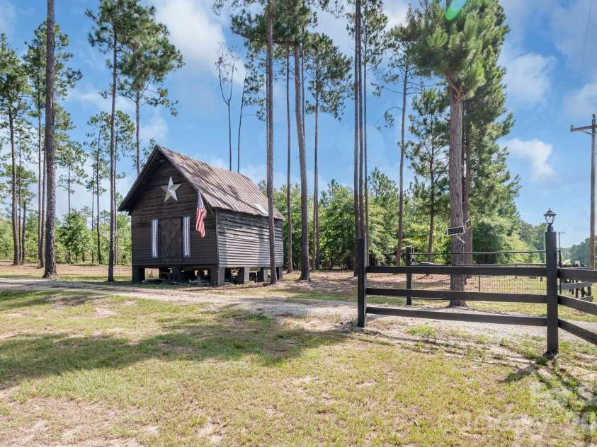 718 Jones Road, Kershaw, SC 29067.  MLS# CAR4395306, YatesRealty ID 37421. 
