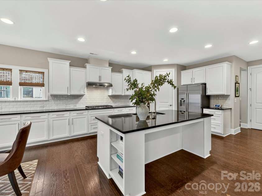 2028 Perry Pond Drive, Waxhaw, NC 28173.  MLS# CAR4383603, YatesRealty ID 37422. 