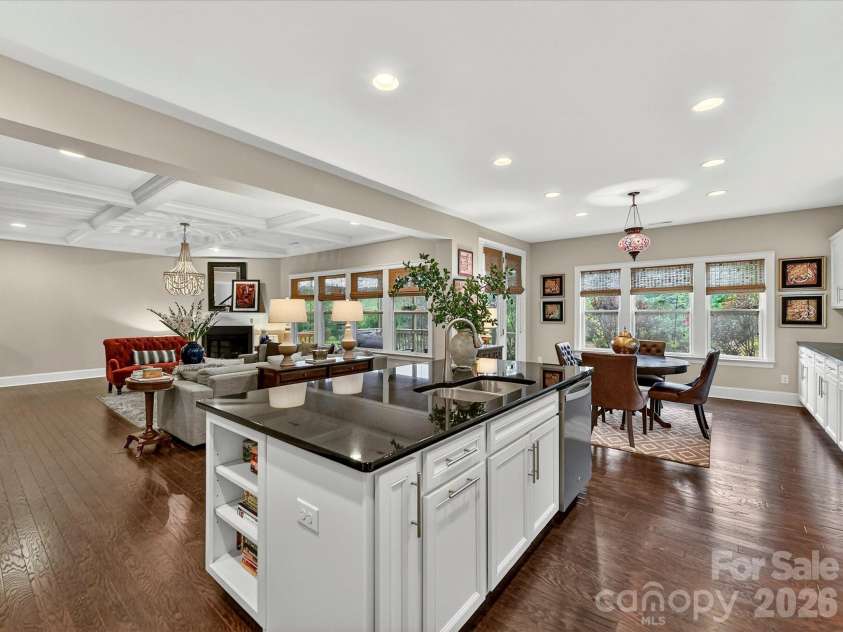 2028 Perry Pond Drive, Waxhaw, NC 28173.  MLS# CAR4383603, YatesRealty ID 37422. 