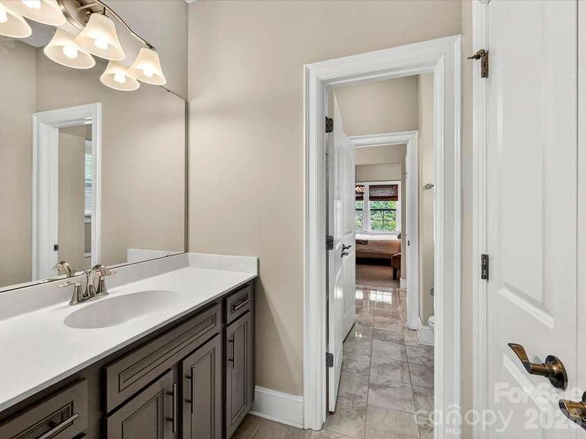 2028 Perry Pond Drive, Waxhaw, NC 28173.  MLS# CAR4383603, YatesRealty ID 37422. 