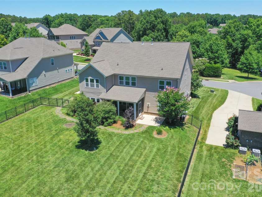 2028 Perry Pond Drive, Waxhaw, NC 28173.  MLS# CAR4383603, YatesRealty ID 37422. 