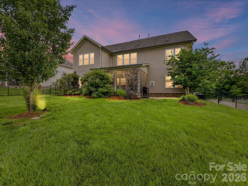2028 Perry Pond Drive, Waxhaw, NC 28173.  MLS# CAR4383603, YatesRealty ID 37422. 