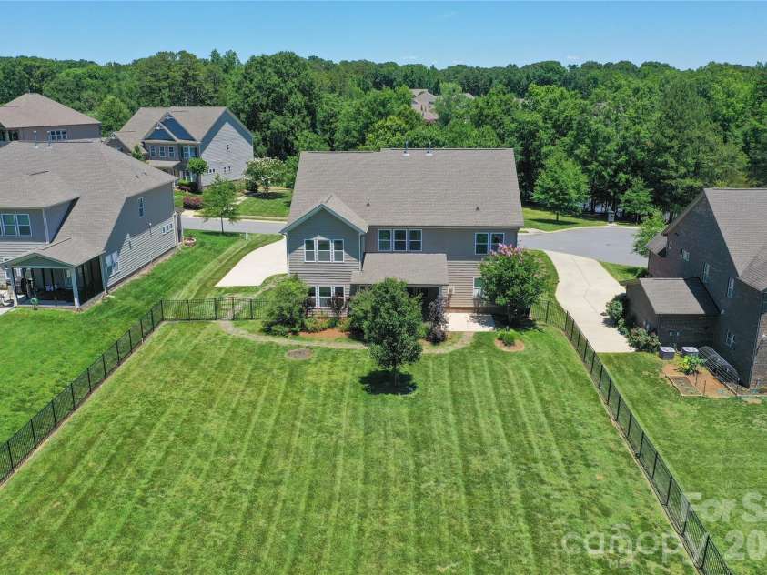 2028 Perry Pond Drive, Waxhaw, NC 28173.  MLS# CAR4383603, YatesRealty ID 37422. 