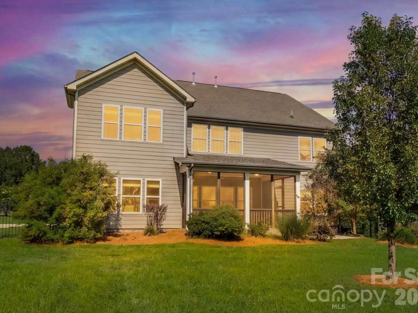 2028 Perry Pond Drive, Waxhaw, NC 28173.  MLS# CAR4420700, YatesRealty ID 37422. 
