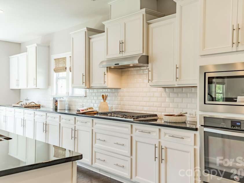 2028 Perry Pond Drive, Waxhaw, NC 28173.  MLS# CAR4420700, YatesRealty ID 37422. 