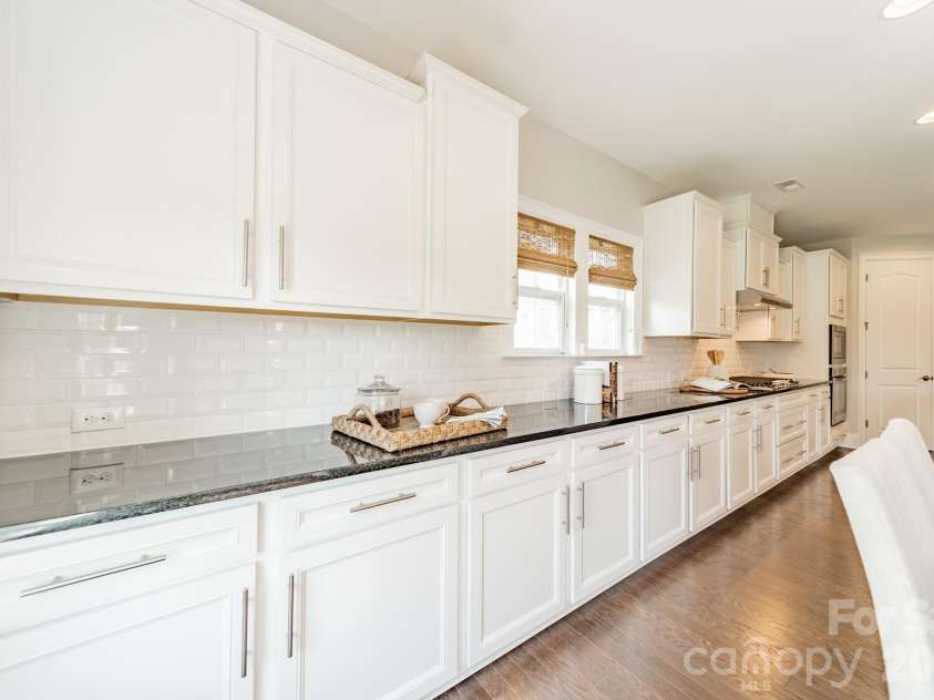 2028 Perry Pond Drive, Waxhaw, NC 28173.  MLS# CAR4420700, YatesRealty ID 37422. 