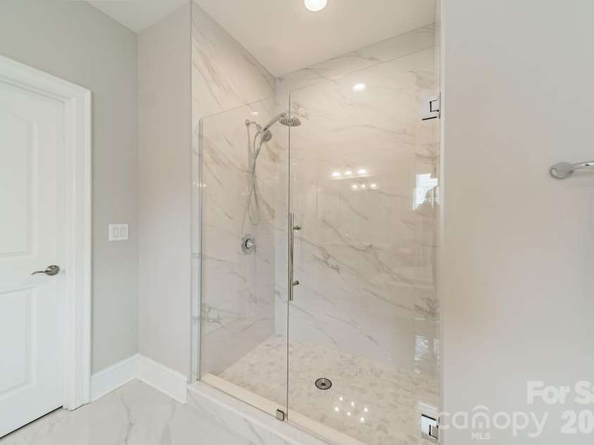 2028 Perry Pond Drive, Waxhaw, NC 28173.  MLS# CAR4420700, YatesRealty ID 37422. 
