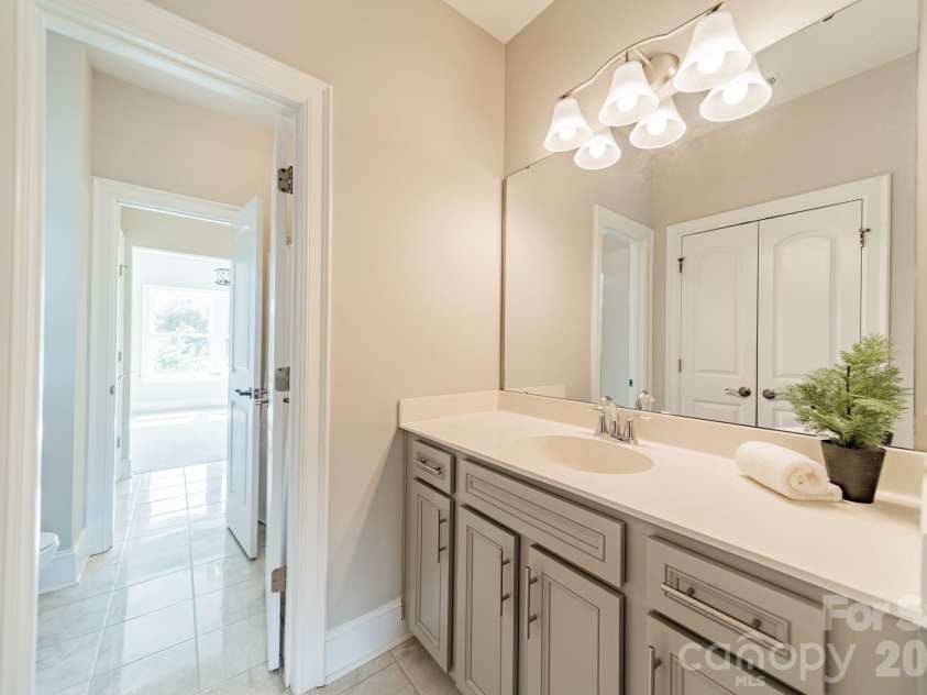 2028 Perry Pond Drive, Waxhaw, NC 28173.  MLS# CAR4420700, YatesRealty ID 37422. 