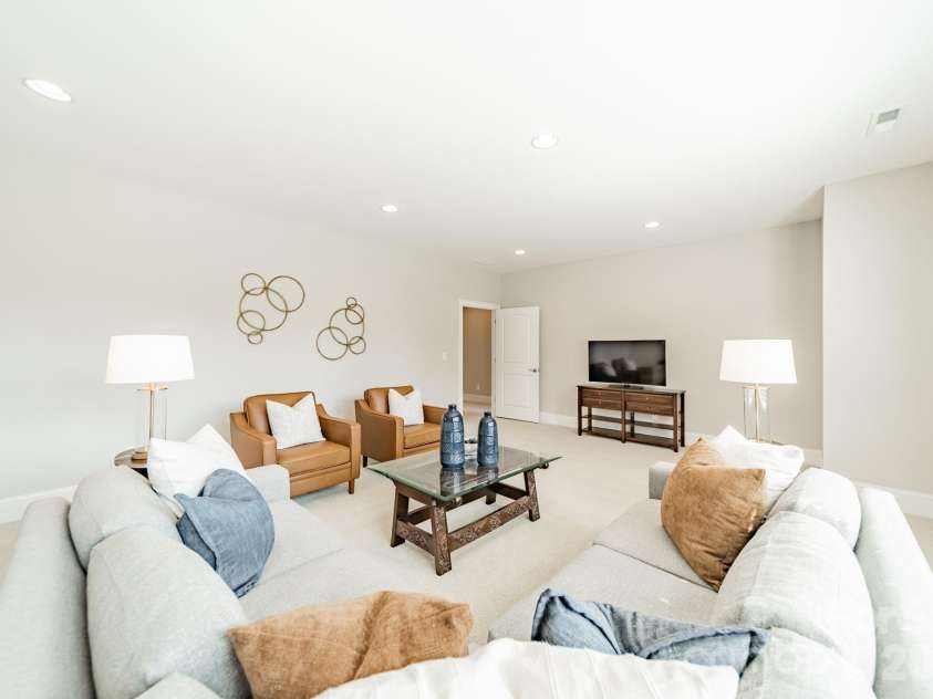 2028 Perry Pond Drive, Waxhaw, NC 28173.  MLS# CAR4420700, YatesRealty ID 37422. 