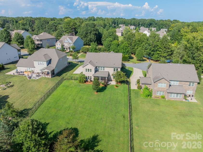2028 Perry Pond Drive, Waxhaw, NC 28173.  MLS# CAR4420700, YatesRealty ID 37422. 