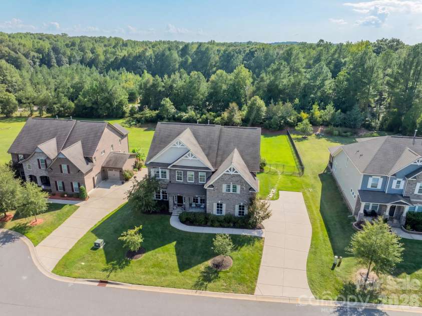 2028 Perry Pond Drive, Waxhaw, NC 28173.  MLS# CAR4420700, YatesRealty ID 37422. 