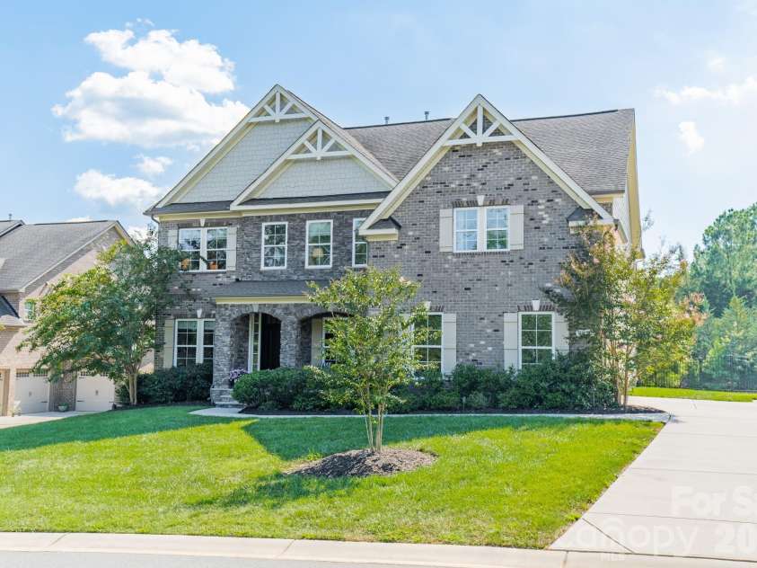 2028 Perry Pond Drive, Waxhaw, NC 28173.  MLS# CAR4420700, YatesRealty ID 37422. 
