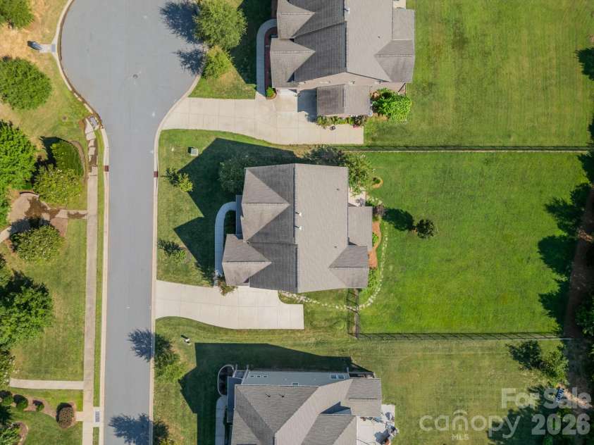2028 Perry Pond Drive, Waxhaw, NC 28173.  MLS# CAR4420700, YatesRealty ID 37422. 