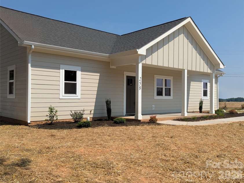 258 East Avenue, Monroe, NC 28110.  MLS# CAR4398935, YatesRealty ID 37423. 