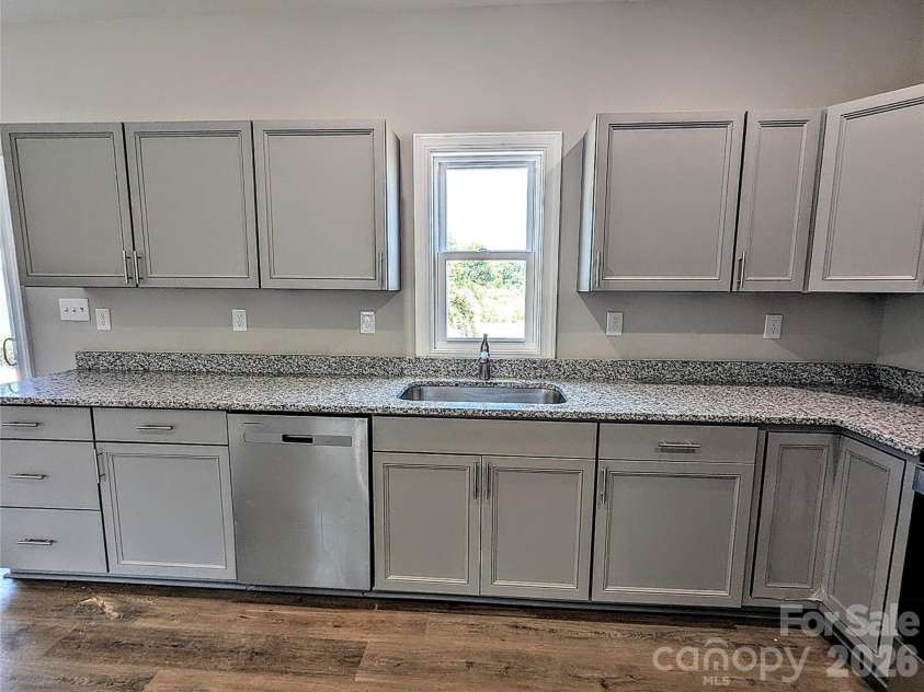 258 East Avenue, Monroe, NC 28110.  MLS# CAR4398935, YatesRealty ID 37423. Tons of Cabinets