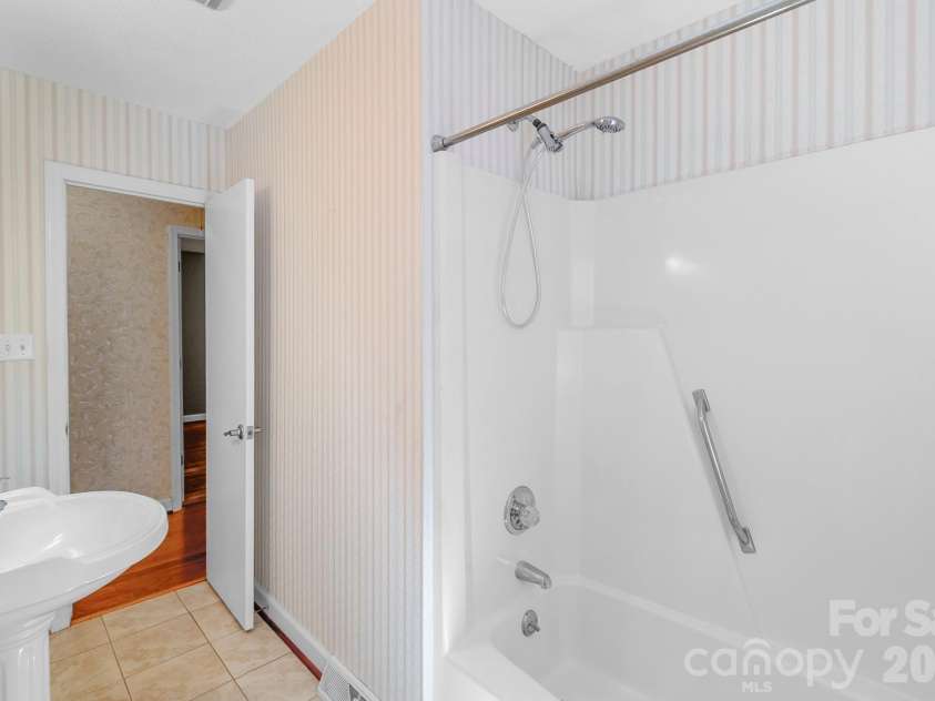 2520 Austin Chaney Road, Wingate, NC 28174.  MLS# CAR4400430, YatesRealty ID 37425. Bathroom #2
