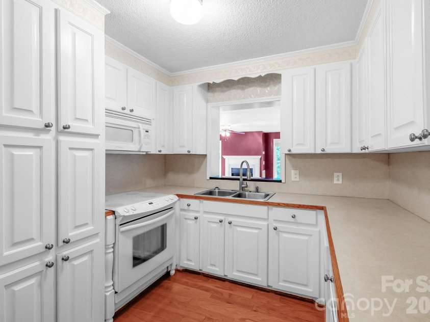 2520 Austin Chaney Road, Wingate, NC 28174.  MLS# CAR4400430, YatesRealty ID 37425. Kitchen